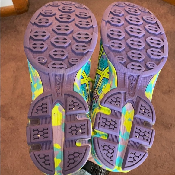 ASICS - Picture 3 of 3